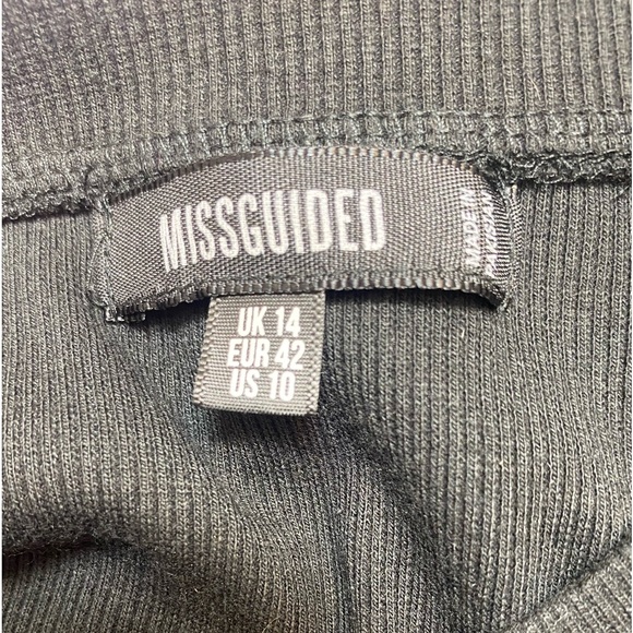 ASOS missguided Women's Size top size 10 Black Ribbed Short Sleeve Stormi tee. - Picture 3 of 6